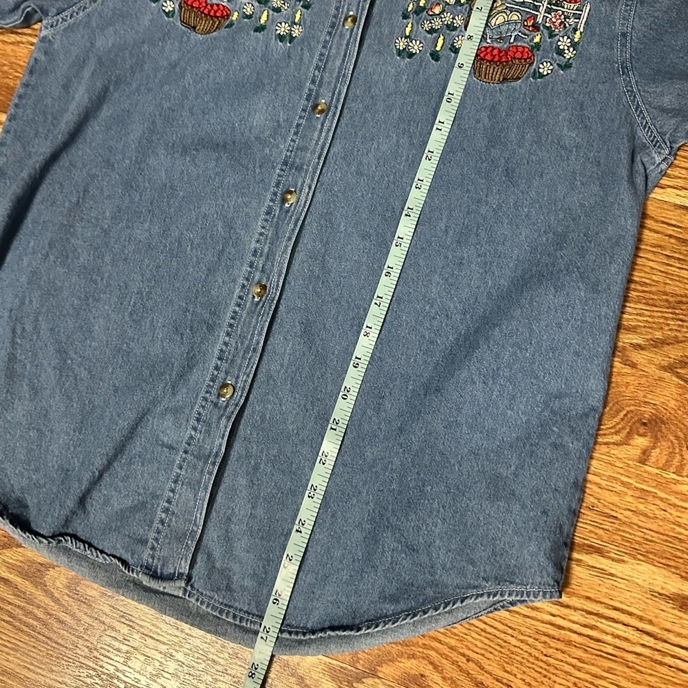 Vintage Bobbie Brooks Farm Harvest Fruit Bear Denim Shirt Medium - Picture 7 of 8